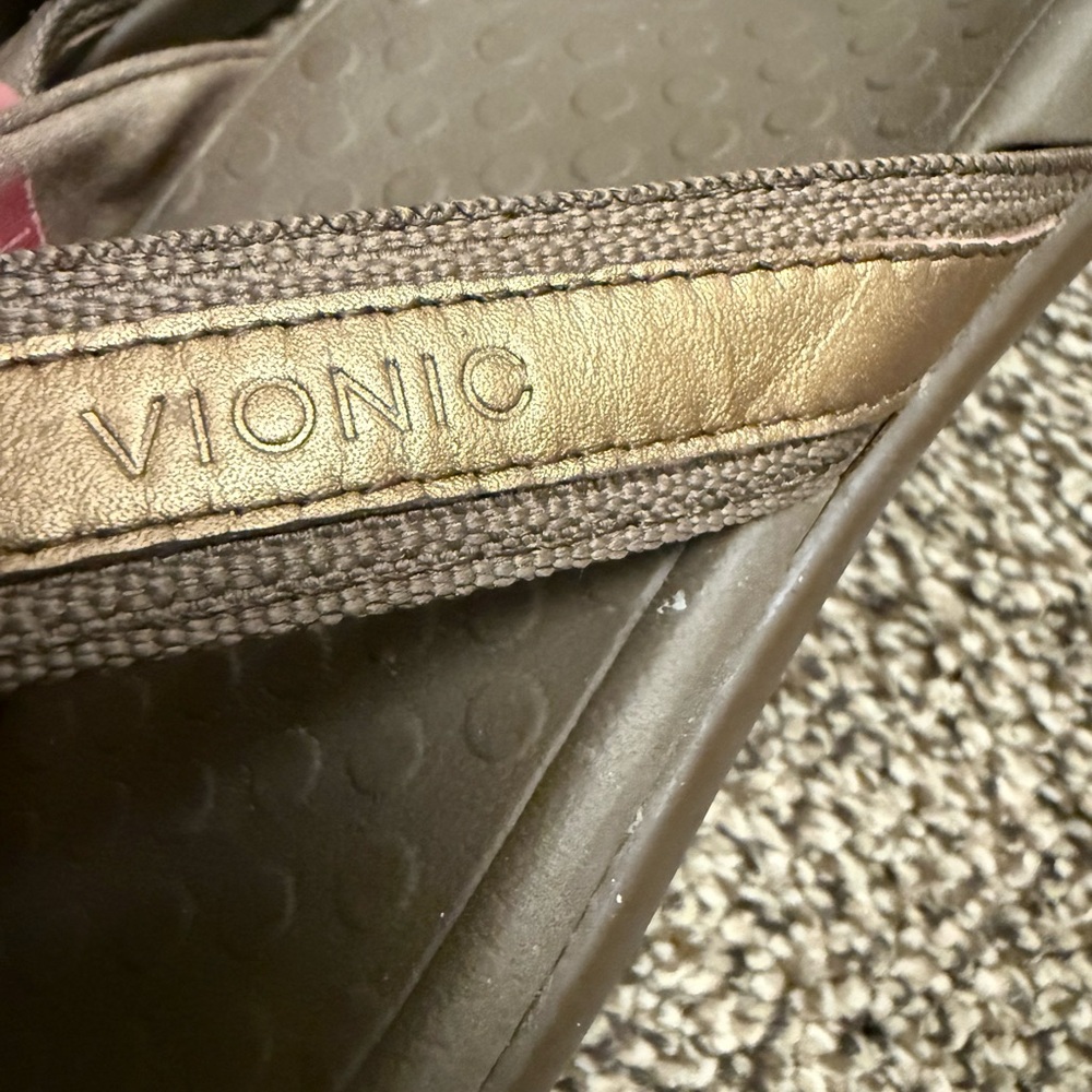 Vionic Tide II Toe Post Sandals Women’s Size 7 Thong Gold Tone Straps Thong - Picture 8 of 8